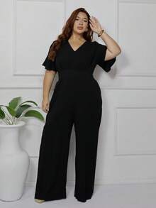 Women's Plus Size Plain Long Jumpsuit, Wide Leg, Short Sleeve, V-Neck, Ruched Front, Comfortable - Negro - Ver 1