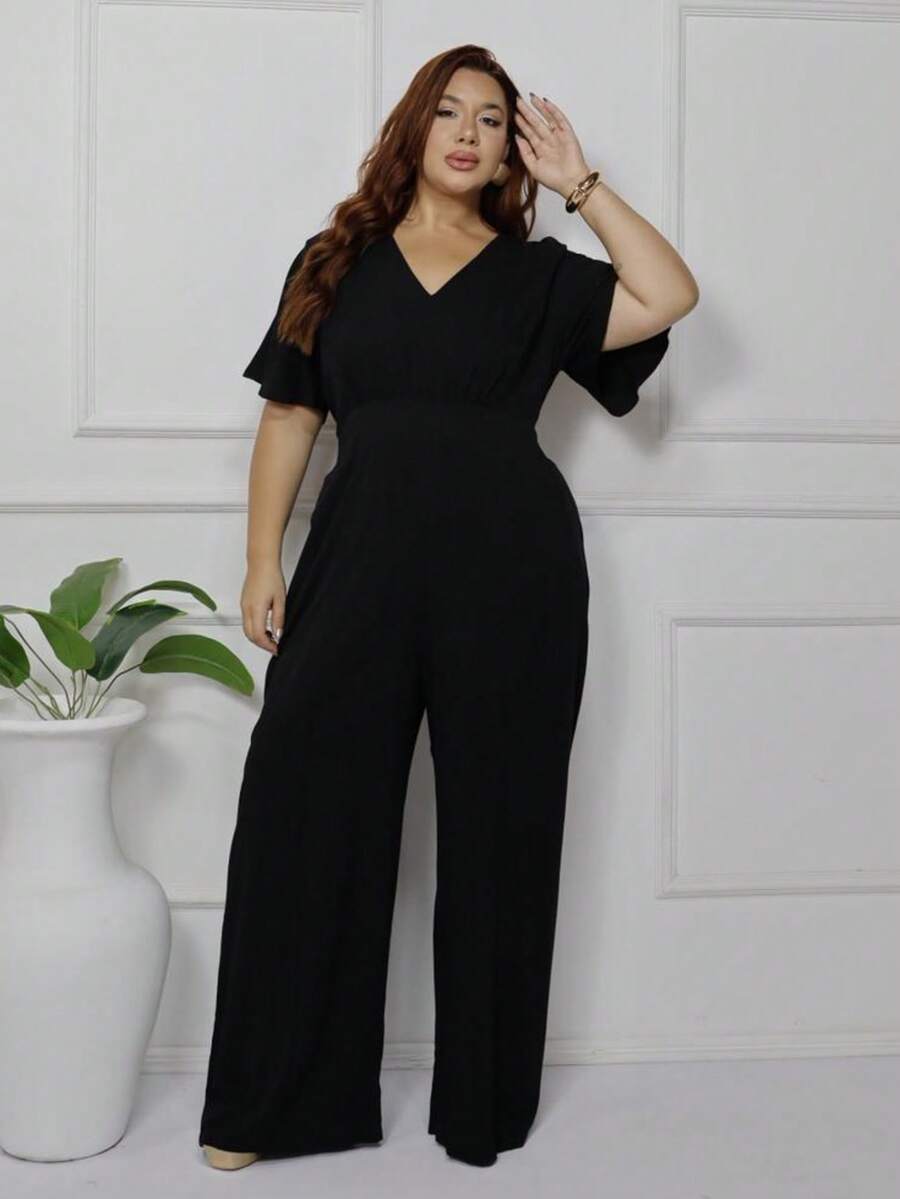 Women's Plus Size Plain Long Jumpsuit, Wide Leg, Short Sleeve, V-Neck, Ruched Front, Comfortable - Negro - Ver 1