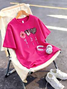 这款女童短袖T恤采用独特的爱心印花和柔软的圆领设计；是一款休闲的紫红色T恤。 - 玫紅色 - 查看 2