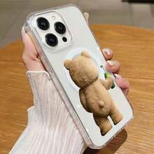Ted, un oso pardo, con una cerveza verde en la mano. Esta elegante funda es compatible con Samsung, Apple, VIVO, OPPO, , Transsion, ,  y Honor. Fabricada en silicona TPU, ofrece protección contra golpes y caídas, además de una sensación superior. Es un regalo ideal para familiares, amigos y seres queridos, y una opción perfecta para San Valentín y Año Nuevo. - transparente - Ver 2
