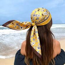 1pc Fashion Daisy Flower Pattern Large Square Scarf 35.4inch Multiple Color Options Smooth And Breathable Texture Suitable For All Seasons - 彩色 - 查看 1
