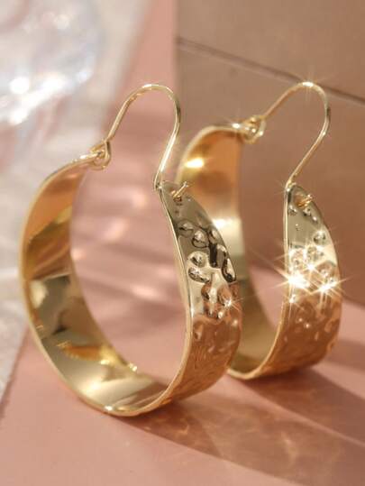 1 Pair Of Fashionable And Luxurious Earrings With Asymmetrical Hammered Texture, Exuding A Modern Artistic Aesthetic. Suitable For Daily Wear, Travel, Music Festivals, Parties, And Other Occasions.