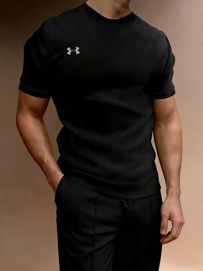 Under Armour Áo thun thể thao nam, áo thun chạy bộ nhanh khô, co giãn, cổ tròn, tay ngắn, chất liệu dệt kim thoải mái. Nên đặt mua lớn hơn 2 cỡ.