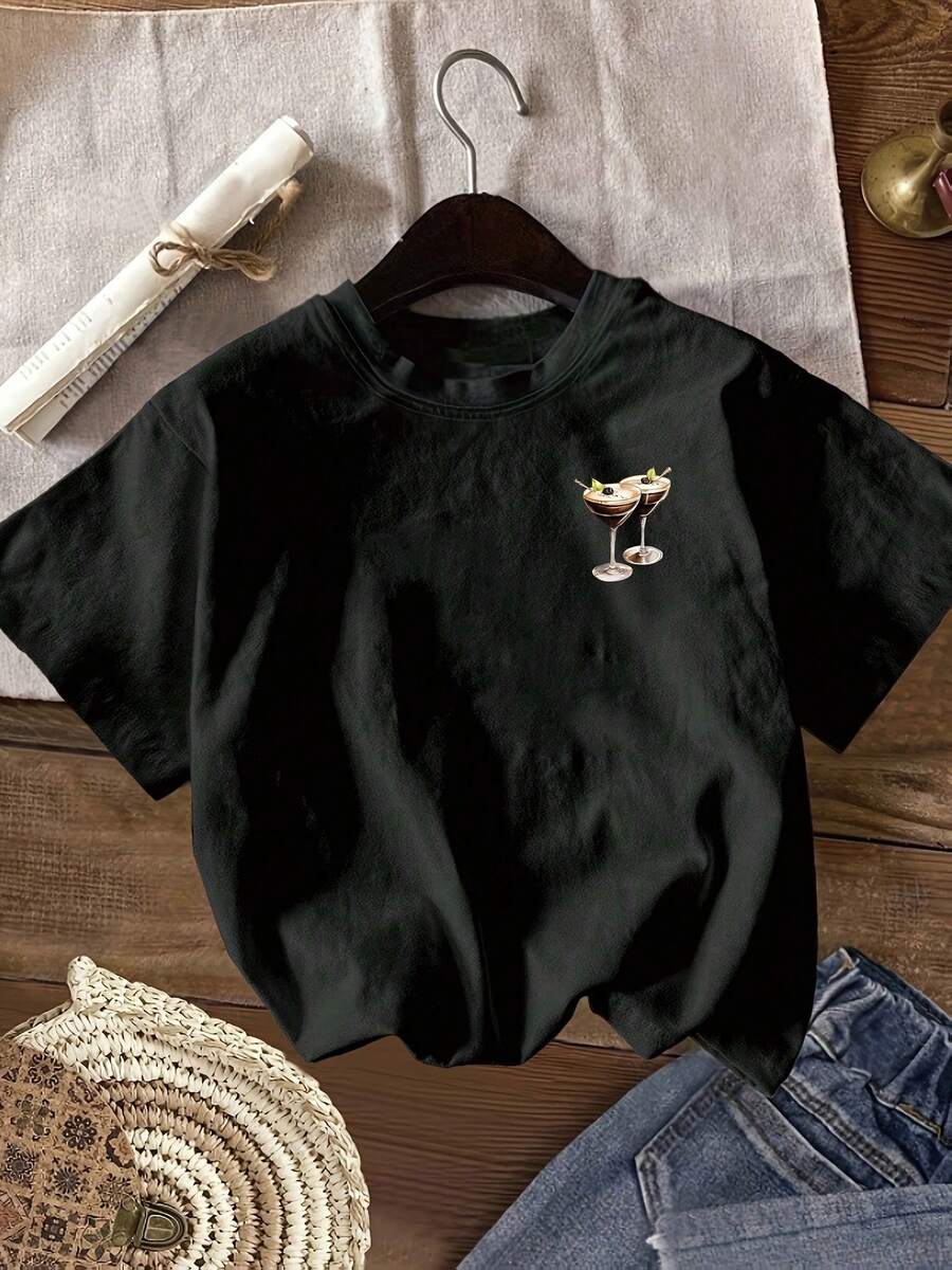 T-Shirt única de algodón negro con diseño de cócteles estilo y2k ideal para amantes de la moda contemporánea destaca su frescura y originalidad perfecta para cualquier ocasión casual y trendy atrévete a lucirla y marca la diferencia - Negro - Ver 1