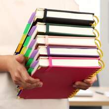 1 cuốn sổ tay lò xo A5 - Sổ bìa cứng 300 trang, giấy dày 100GSM, kiểu dáng cổ điển, bìa giả da, thích hợp cho công việc, học tập và lập kế hoạch, sổ tay và nhật ký có vách ngăn và tab có thể tháo rời, chất liệu giấy chất lượng, bìa trơn, quà tặng năm mới. - A5 - Xem 8