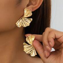 4-8 Paar Ohrringe Set in Goldoptik für Damen, von strukturiertem Metall bis hin zu 3D Blumendesigns, jedes Paar hat eine feminine Note, matte und glänzende Oberflächen kombinieren sich, um Ihren Look sofort aufzuwerten, geeignet für den täglichen Gebrauch oder glanzvolle Anlässe, hochwertiges Schmuckstück, das für stilvolle Damen unverzichtbar ist - Gold - Übersicht 7