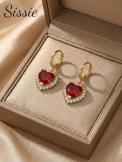 一对精致奢华的心形红色水晶耳环，周年纪念日、情人节、母亲节、订婚、结婚、婚礼的理想礼物，送给妈妈、女朋友或女孩。