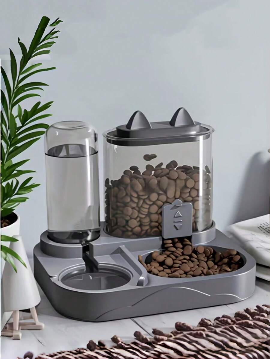 1个二合一大容量自动猫咪喂食器兼饮水器 - 干湿分离，耐用塑料材质，透明设计，适合室内宠物补水和健康喂养，无需电池 - 出行无忧，猫狗通用