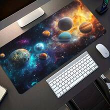 1 pieza Alfombrilla de ratón grande para juegos, diseñada con coloridos patrones de galaxia, planeta y nebulosa. Esta alfombrilla de ratón con base de goma antideslizante y lavable es un accesorio grande para el escritorio de la oficina y la configuración de la computadora. Es una alfombrilla de ratón para juegos duradera y resistente a las manchas, un regalo ideal para los jugadores y un acento elegante para cualquier oficina o espacio de estudio. Accesorios de escritorio Accesorios de escritorio Suministros de oficina Decoración de escritorio Alfombrilla de escritorio Alfombrilla de ratón Mesa de estudio Alfombrilla de ratón para escritorio Decoración de escritorio - A - Ver 4