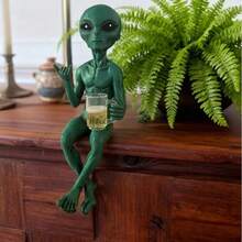 Alien With Beer Stein Green Figure Holding Stein Humorous Space Decor Sci-Fi Room Ornaments For Sci-Fi Fans And Collectors Statue Gift - 1 - 查看 4