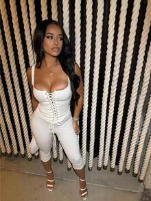 Women's Suit: Fashionable Fall-winter Cool Girl with A Tie At The Chest, A Small Backless Top, and Fitted Solid-color Pants Set - Blanco - Ver 2