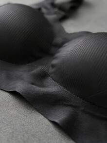 1 قطعة حمالة صدر لاسلكية للمرأة ذات الحجم الكبير - بتغطية جانبية للصدر، رفع الصدر، مناسبة للمواعدة والحفلات والعمل والارتداء اليومي - الأسود - مشاهدة 7