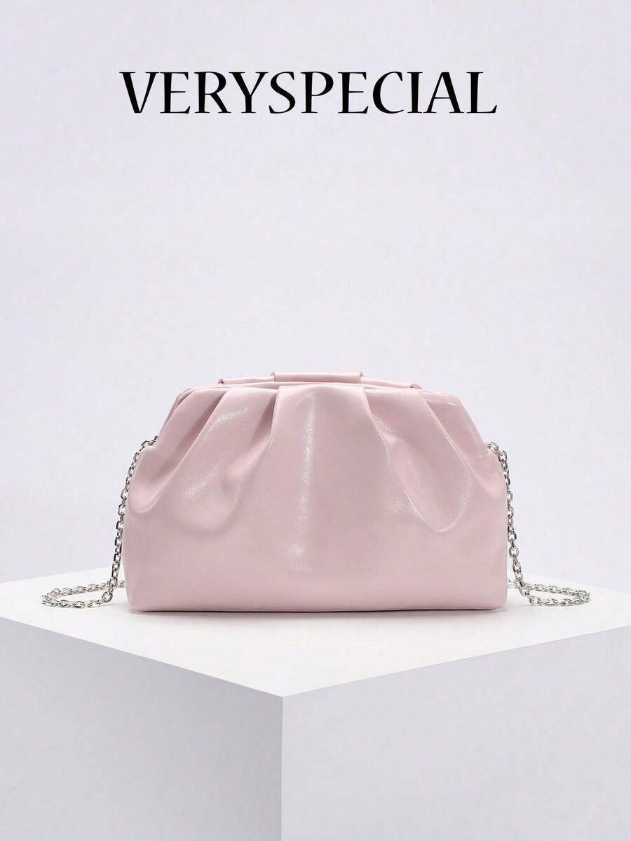 1 chiếc ví cầm tay xếp ly hình đám mây, chất liệu da bóng, kiểu dáng tối giản, thích hợp sử dụng hàng ngày hoặc dự tiệc sang trọng dành cho nữ, phù hợp cho các dịp trang trọng.