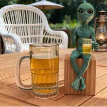 Alien With Beer Stein Green Figure Holding Stein Humorous Space Decor Sci-Fi Room Ornaments For Sci-Fi Fans And Collectors Statue Gift - 1 - 查看 6