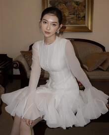 Nuevo vestido de manga larga con botones de estilo primavera/otoño, diseño exclusivo con estampado abultado y volantes para un aspecto estilizador - Blanco - Ver 5