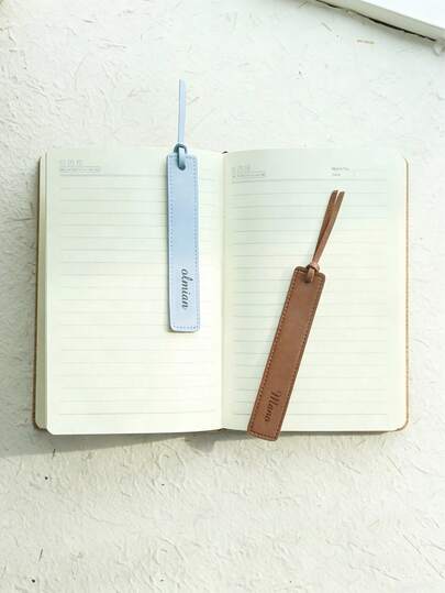 カスタマイズ可能なブックマーク、学校に戻るブックマーク、ステッチ入りページとタッセルのカスタマイズ可能なPUレザーブックマーク、名前やテキストのカスタマイズが可能、本好きへの特別なギフト、ファッショナブルで洗練された、高品質、高装飾性、彼女、彼、家族、友人、学生、教師への特別なギフト