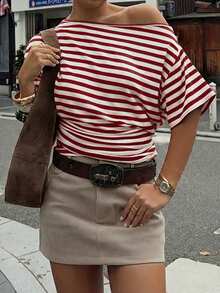 新款时尚优雅条纹不对称肩短袖T恤，腰部褶皱设计，适合日常、海滩、校园、度假和街头休闲夏季穿着。 - 紅白色 - 查看 5
