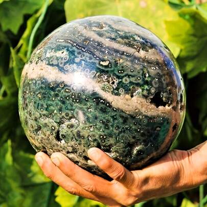 1pc Rare Colorful Large Ocean Beryl Sphere - Rainbow Beryl, Vibrant Colors, Holiday Gift For Parents, Unique Halloween/Christmas Present, Crystal Collectible, Decorative Display, Polished Smooth Surface