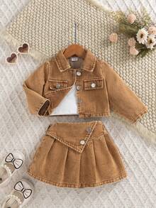 Bộ 3 món cho bé gái, gồm áo khoác kiểu sinh viên, áo hai dây và chân váy xếp ly, thích hợp cho mùa thu/đông. - màu nâu - Xem 9