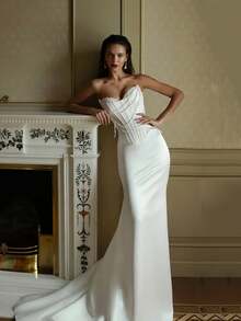 Charming Sexy Off Shoulder Corset Mermaid Satin Formal Wedding Dress,Registry Office Dresses Bridal Gown,Evening Party Dress Birthday Party Dress Country Wedding,Romantic Church Ceremony Wedding Dress,Suitable For Wedding,Dating,Party,Singles' Party,Vacation,Formal Occasions,Dinner Dress,Prom Dress,Homecoming Dess,Cocktail Party,Wedding Guest Dress,Graduation - 白色 - 查看 1