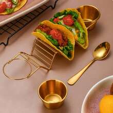 Soporte para tacos de acero inoxidable con 2 tazas de salsa, soporte para tacos que sostiene 3 tortillas, bandeja para tacos, platos que se adaptan a freidoras de aire y hornos, utensilios de cocina - Conjunto de oro rosa - Ver 7