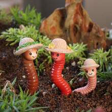 1 peça de decoração de jardim com uma família de minhocas fofas usando chapéus de palha, estátua mágica de resina em 3D para micro paisagem de jardim, decoração de jardim com aroma de terra da primavera, presente original, adequado para quintal, gramado, vaso de plantas, decoração externa, acessório para bonsai, presente de Dia dos Namorados - Minhocas em três - Ver 9