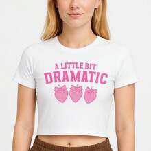 A Little Bit Dramatic Baby Tee, Pink Strawberry Graphic Crop Top, Cute Coquette Aesthetic Shirt, Tre - 白色 - 查看 1
