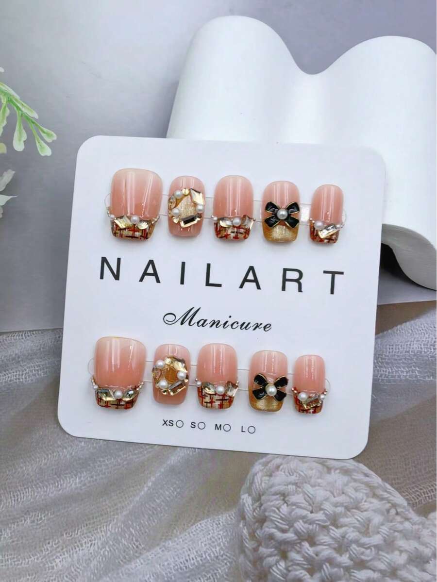 纯手工制作的粘贴式美甲贴片，10片装，珊瑚橙色，短梯形，美妆，香氛风格，法式美甲，按压式美甲贴片，新年美甲，情人节美甲，UV灯美甲，夏季美甲，可佩戴美甲