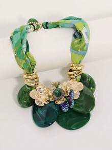 1 pieza Collar de lujo con estampado de leopardo de tela de moda, cuentas irregulares de ámbar falso y decoración de mariposa y flor, adecuado para fiestas y citas de mujeres - Verde - Ver 2