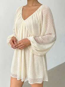 女士杏色新款浪漫瑞士波点深V领褶皱雪纺露背系带灯笼袖迷你连衣裙，优雅性感，时尚百搭，适合日常通勤、派对、晚间约会等场合。 - 杏色 - 查看 6