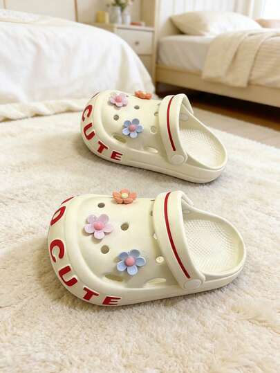 Un par de zuecos de verano nuevos para niños con diseño de oso de peluche de dibujos animados, lindos para niños y niñas, para interiores y exteriores, con suela gruesa, sandalias de playa para bebés