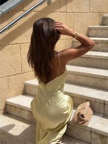 2026 Spring/Summer New Fashionable Satin Sexy Spaghetti Strap Deep V Glossy Eye-Catching Elegant Niche Party Atmosphere Romantic Date Long Dress, Suitable For Valentine's Day Party, Carnival, Wedding Guest - Yellow - View 8