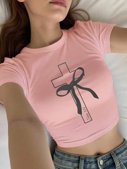Camiseta corta suave y estética para adolescentes, con acento de cruz y lazo, estampado "Juan 3:16", top de ajuste ceñido, para compras con amigas, salidas de fin de semana, estilo callejero, uso diario casual