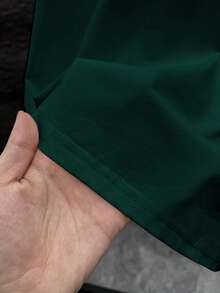 Camiseta de manga corta holgada con estampado de moda para hombres SU ER | Diseño exquisito | Esencial de verano | Fácil de combinar, mostrando tu estilo - Verde Oscuro - Ver 5