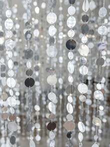 Bộ 3 rèm hạt cườm bạc sang trọng, dây treo sequin lấp lánh màu bạc, bộ sequin bạc, rèm đính đá tròn lấp lánh, thích hợp cho đám cưới, tiệc tùng và trang trí sự kiện, hoàn hảo cho phông nền tiệc, rèm sáng bóng, chất liệu nhựa bền, trang trí đám cưới, lễ hội tại nhà, hiên nhà, tiệc tùng và lễ kỷ niệm. - Nhiều màu - Xem 1