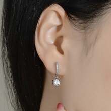 1对经典时尚925纯银1克拉GRA莫桑石六爪耳钉，女士优雅日常佩戴/礼品 - 銀色 - 查看 2