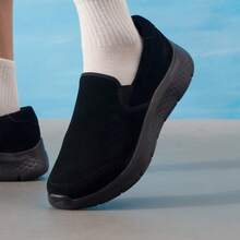 Skechers New Men's Athletic Shoes, Casual Shoes, Soft-Soled, Easy-To-Wear Walking Shoes - Black - View 1