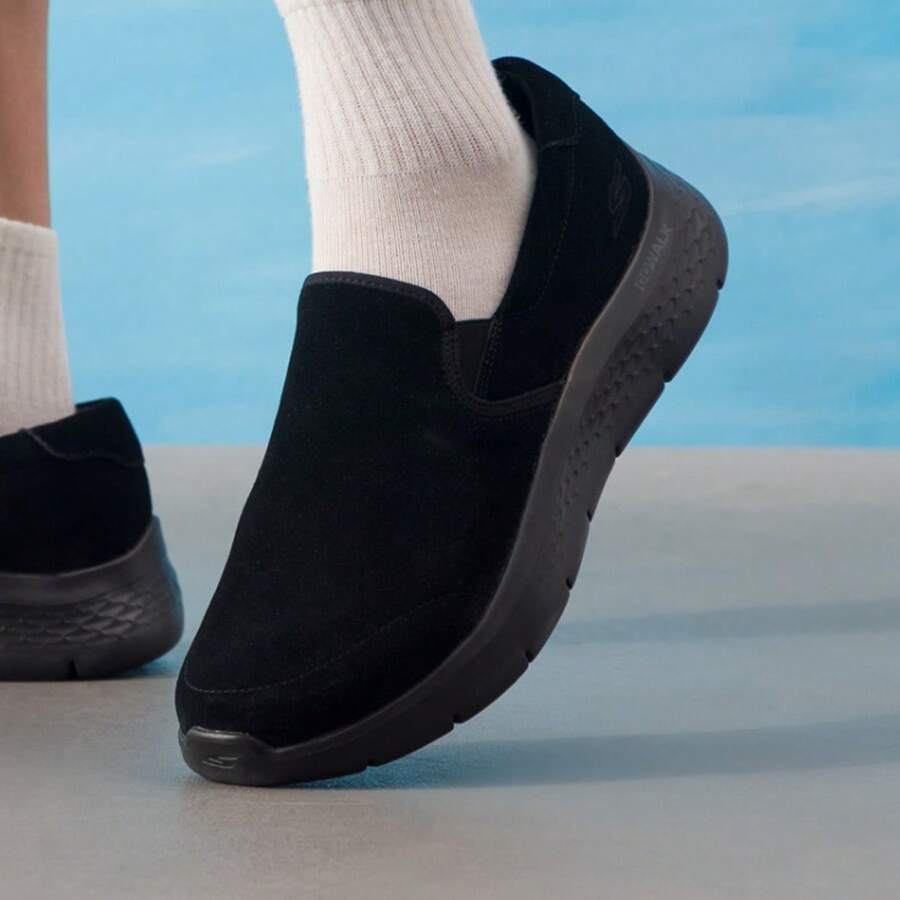 Skechers New Men's Athletic Shoes, Casual Shoes, Soft-Soled, Easy-To-Wear Walking Shoes - Black - View 1