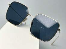 女士时尚大框方形太阳镜及金属眼镜链套装，防紫外线太阳镜，带防丢眼镜配件 - 金色 - 查看 4