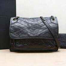 Classic French Flap Crossbody Bag, Matelassé Quilted Flap Shoulder Bag, Women's Elegant Crossbody Purse - 黑色 - 查看 3