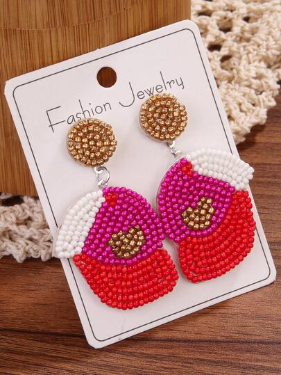 1 par de pendientes de perlas de arroz con perlas y gorra de béisbol rojo rosa - Pendientes accesorios creativos de nicho con perlas de arroz de colores cosidas a mano
