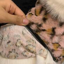 1pc Cat Clothes, Faux Rabbit Fur, Single-Sided Fleece, Suitable For Cats In Autumn/Winter, Warm, Anti-Cold, Anti-Freeze, Anti-Shedding, Pet Sleeveless Vest - Baby Pink - View 4