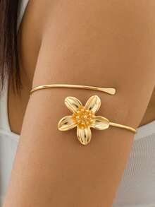1pc Elegant Women's Metal Flower Cuff Bracelet, Suitable For Daily, Vacation, Casual Holiday Wear - Golden - View 1