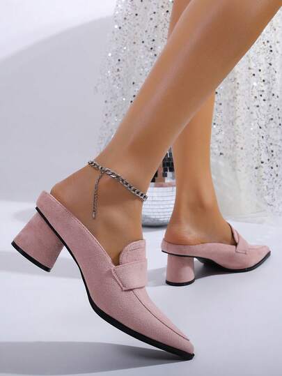 2026新款复古经典穆勒鞋，圆跟尖头高跟凉鞋，优雅酒红色女士高跟凉鞋 - 复古绒面革水钻搭扣晚宴高跟鞋，橡胶鞋底，女士时尚鞋履，独家小粗跟露跟女士凉鞋，适合室内外派对、日常通勤等场合。尺码偏大一码，建议选择小一码以获得完美贴合，晚礼服高跟鞋。