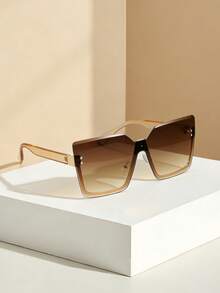 1pc Metal Diamond-Edged Fashion Decorative Glasses, Suitable For Daily Wear And Festivals, European And American Style Metal Half-Frame Glasses, Fashionable Minimalist Frameless Rimless Integrated Glasses For Men And Women, Personalized Street Style Runway Fashion Glasses, St. Patrick's Day - Champagne - View 2