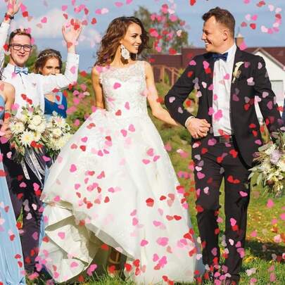 1000片/2000片/3000片彩色心形纸屑，一次性纸屑，适用于户外装饰，可用于婚礼、派对、周年庆典等场合，营造浪漫氛围。