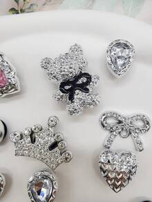 14 piezas Accesorios de lujo estilo Y2K para decorar zapatos: corona de oso plateada, dijes de resina, adornos con strass y lazos, hebillas para zuecos, clips con forma de corazón, decoraciones para sandalias, bolsas de playa y talla grande. Ideal para regalos de Navidad, Halloween, cumpleaños y fiestas. - Multicolor - Ver 4