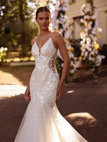 Elegant Sexy V Neck Backless Mermaid Tulle Wedding Dress,Registry Office Dresses Bridal Gown,Evening Party Dress Birthday Party Dress Country Wedding,Romantic Church Ceremony Wedding Dress,Suitable For Wedding,Dating,Party,Singles' Party,Vacation,Formal Occasions,Dinner Dress,Prom Dress,Homecoming Dess,Cocktail Party,Wedding Guest Dress,Graduation - 白色 - 查看 4