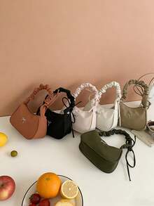 这款时尚简约、用途广泛的轻便单肩包采用拉链封口，可用作生日礼物袋、斜挎包或旅行包。它可装下钥匙、纸巾和其他必需品，非常适合少女使用，也是旅行、购物和其他外出活动的理想之选。斋月快乐！ - 彩色 - 查看 1