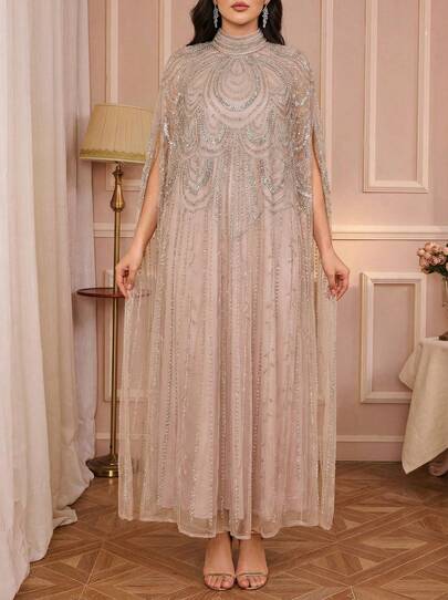 Solessence 优雅长袍，立领，蝙蝠袖，梭织面料，饰以精致刺绣细节。